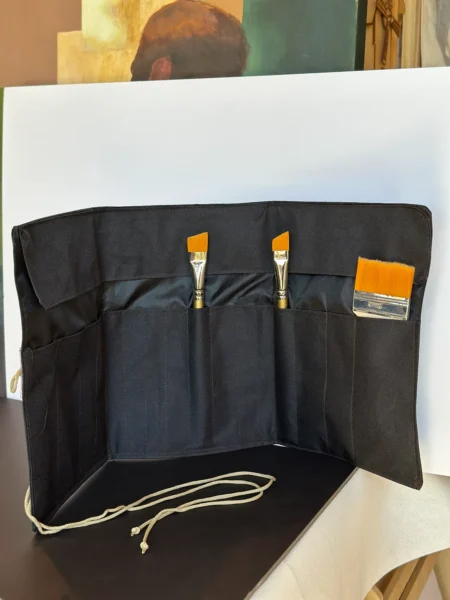 Estuche para pinceles enrollable. 2